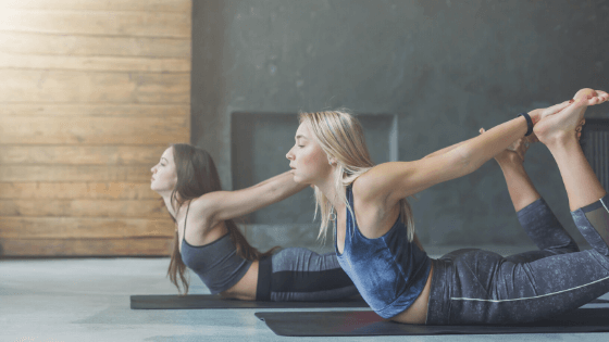 yoga tư thế cánh cung giúp giảm cân