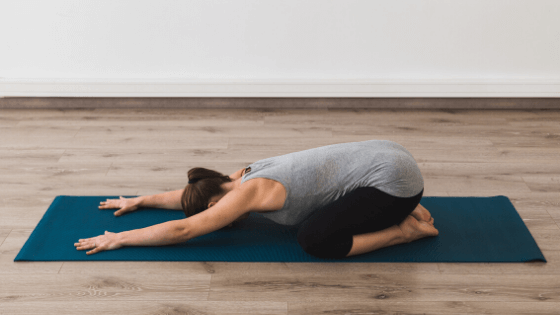 yoga tư thế em bé giúp giảm cân